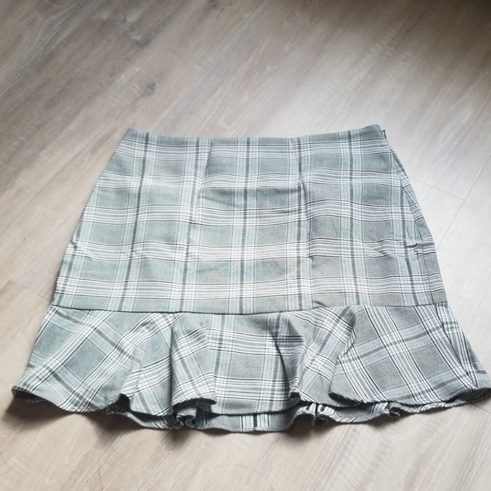 Loft plaid ruffle skirt
